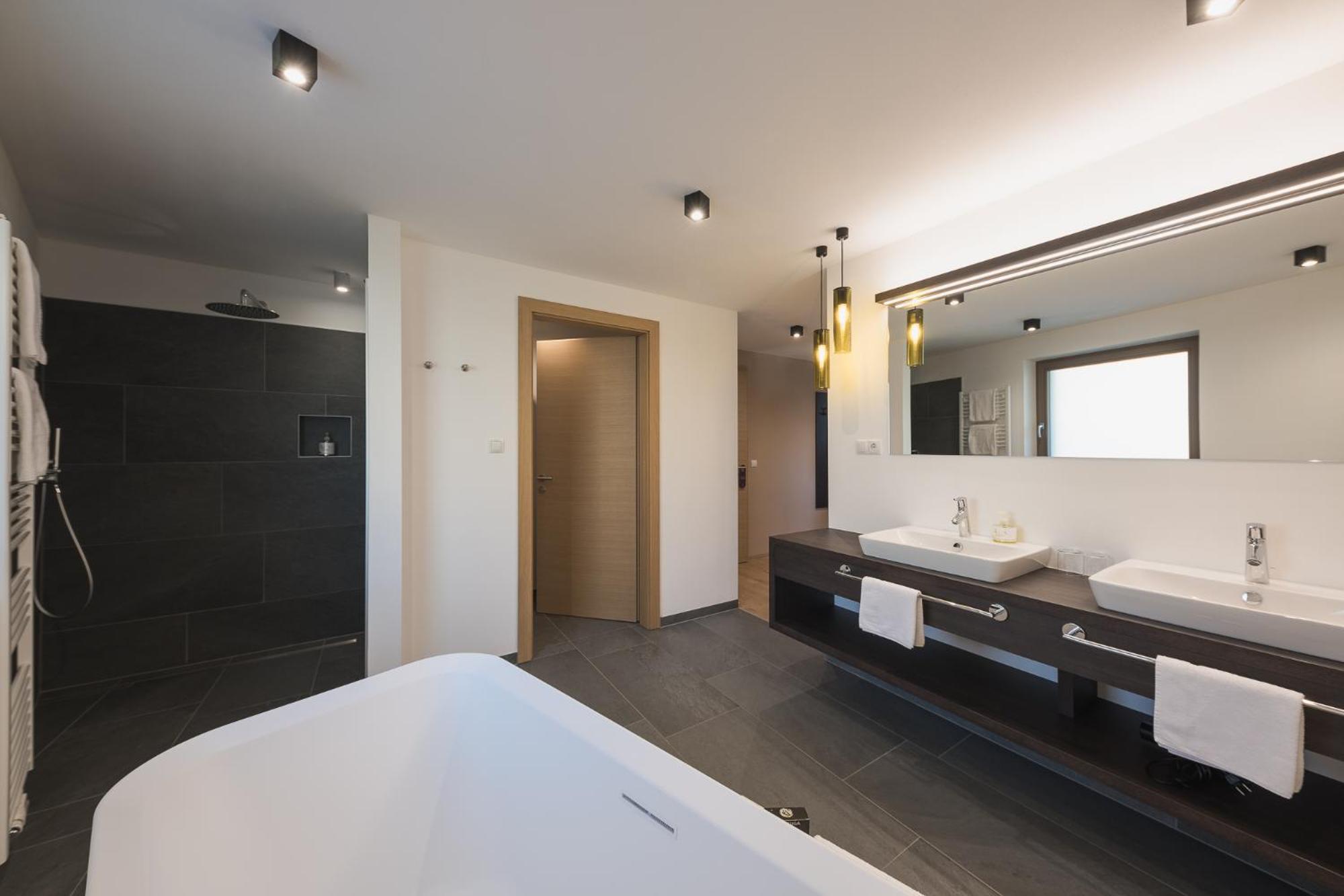 Oliven- & Genusshotel Hirzer Schenna Room photo